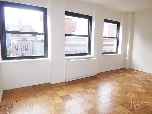 Rented by Hecht Group | media 22