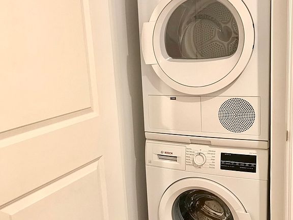 5th image of 160 E 48th St #14D-1