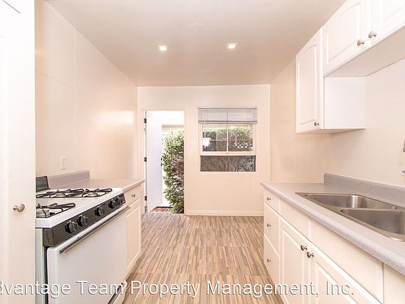 4th image of 824-832 Diamond St #828