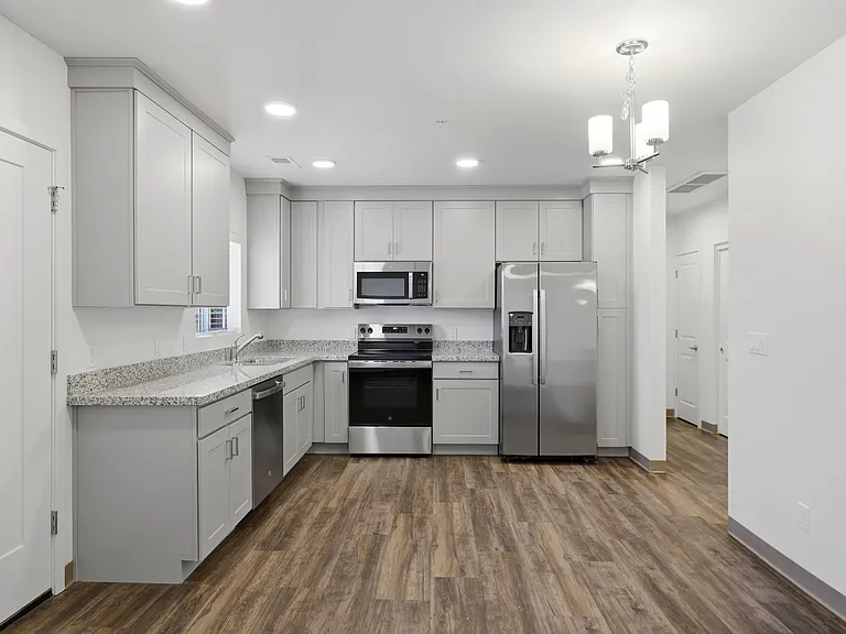 533 W Gurley St #3 — Photo 7