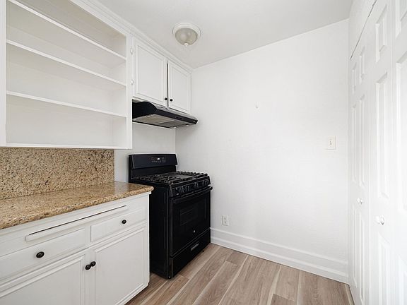 4th image of 4380-88 McClintock St #4388