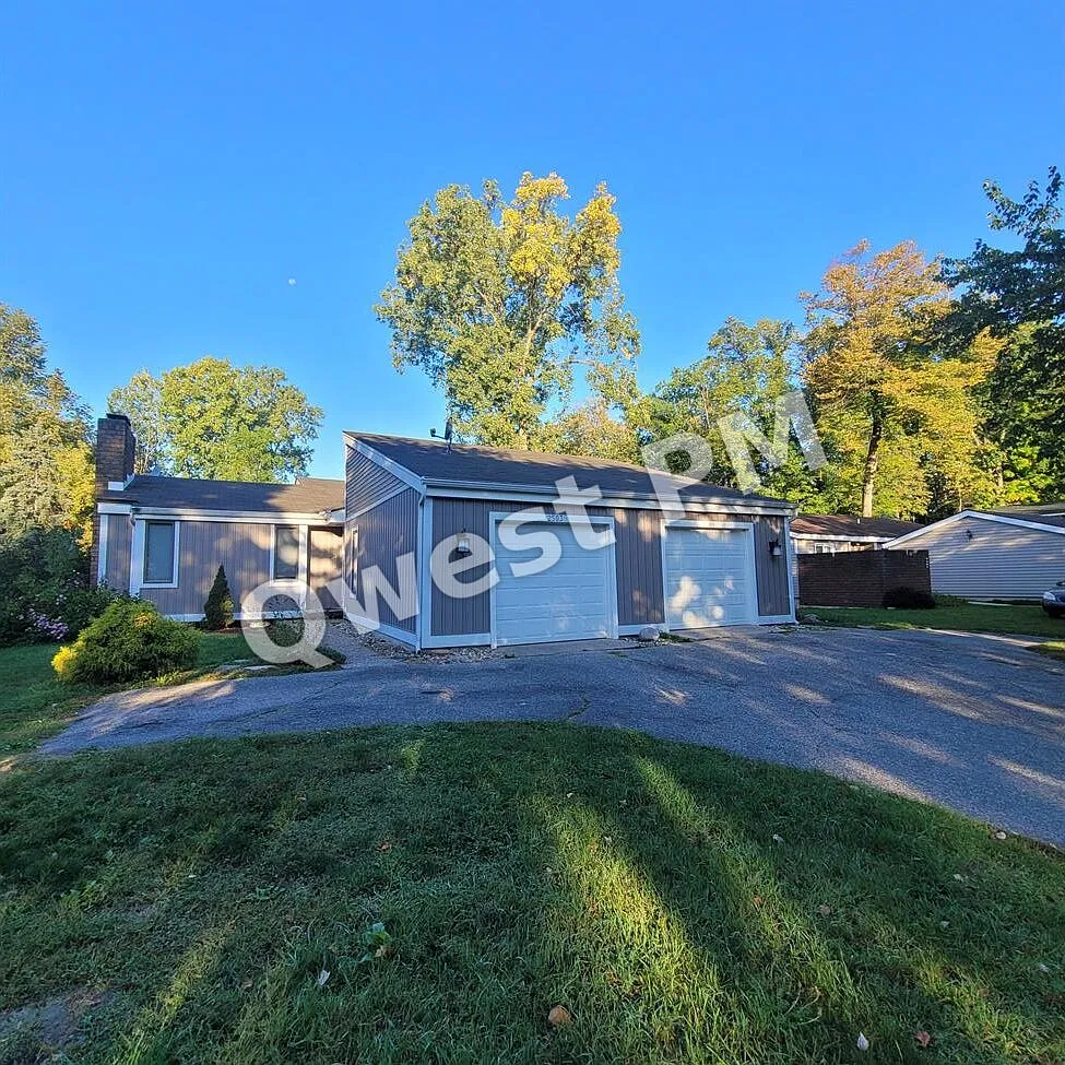 2503 Edgewood Ave SE — Photo 1