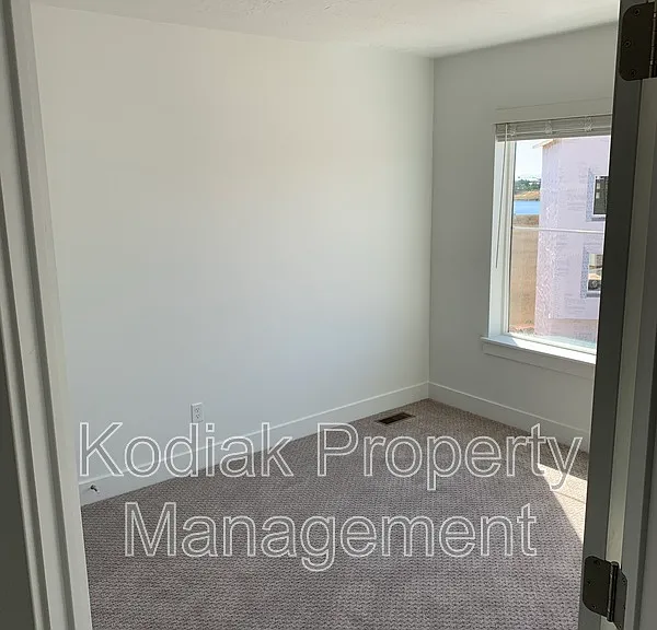 3052 N 1625 E — Photo 13
