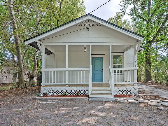 2nd image of 2898 Spencer St