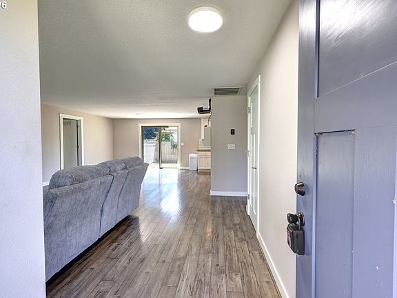 4th image of 42186 Bagley Ln