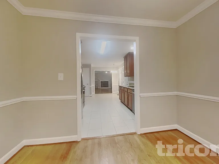 3200 Oliver Dr — Photo 4