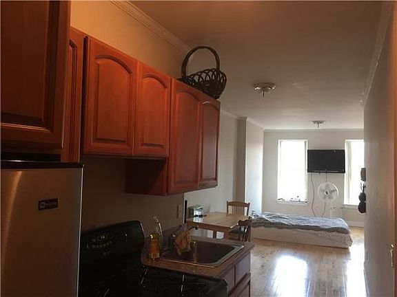 3rd image of 239 E 120th St APT 5A