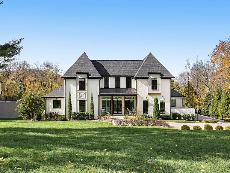 4613 Villa Green Dr — Photo 3
