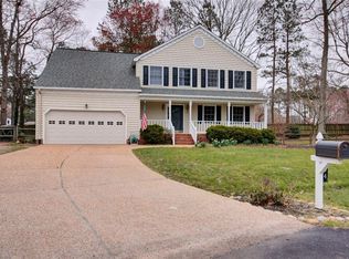 104 Salem Ct, Yorktown, VA 23692