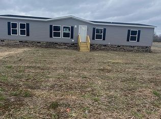 673 Opal Rd, Red Springs, NC 28377