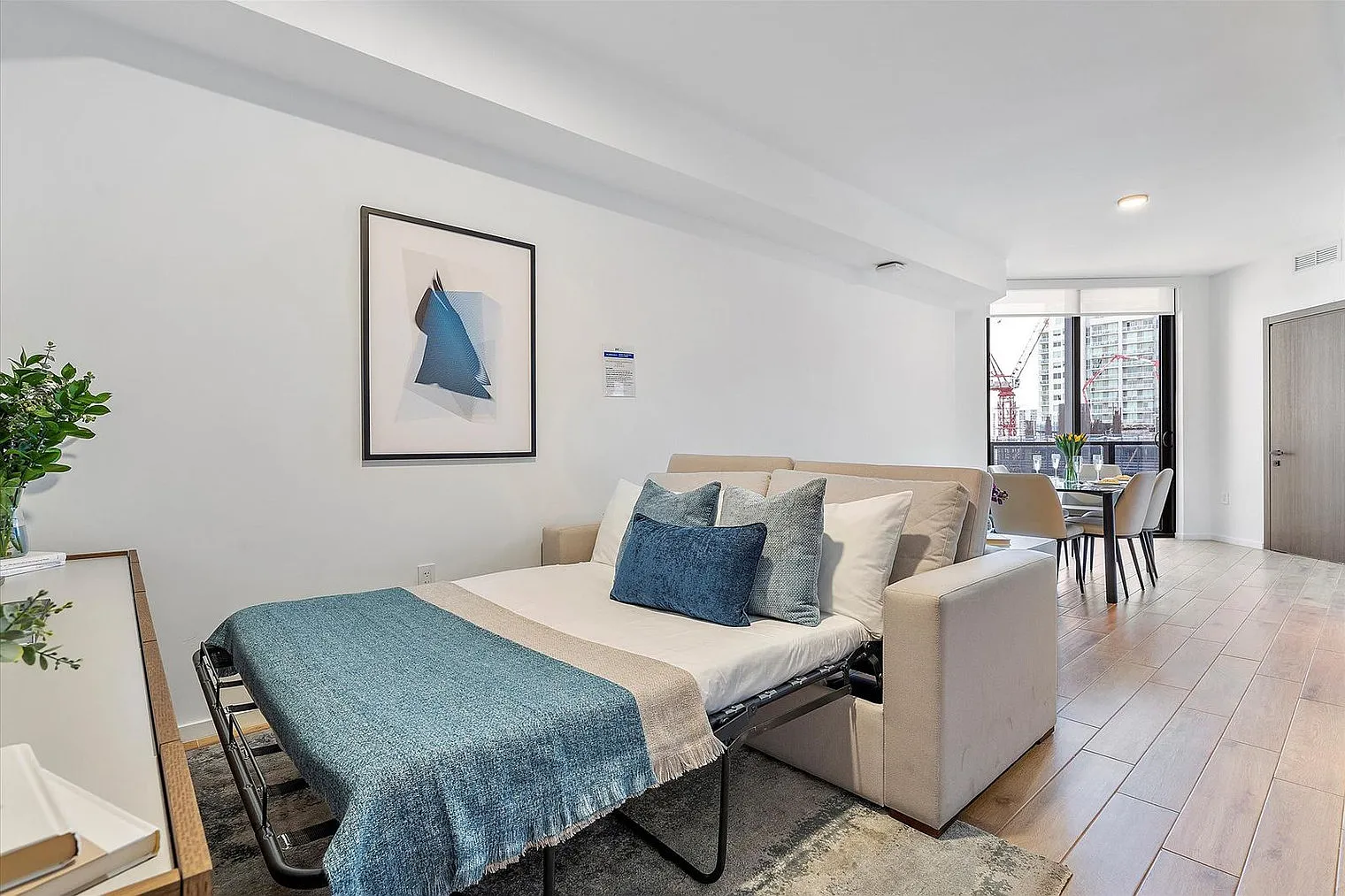 1 bed, 2.0 bath, 850 sqft, $4,119 — Photo 3