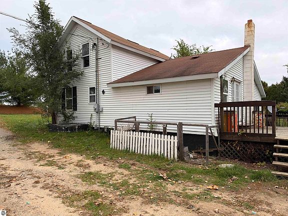 3rd image of 1601 Taft Rd