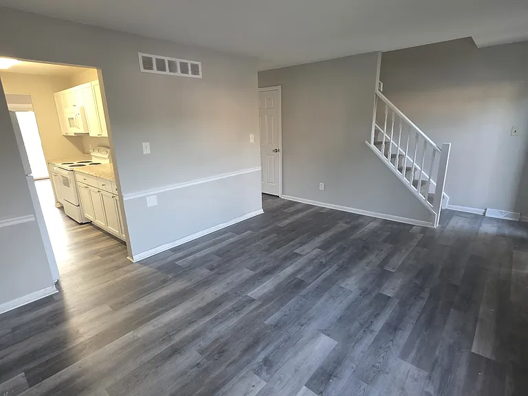 312 E Edgewater Way — Photo 6