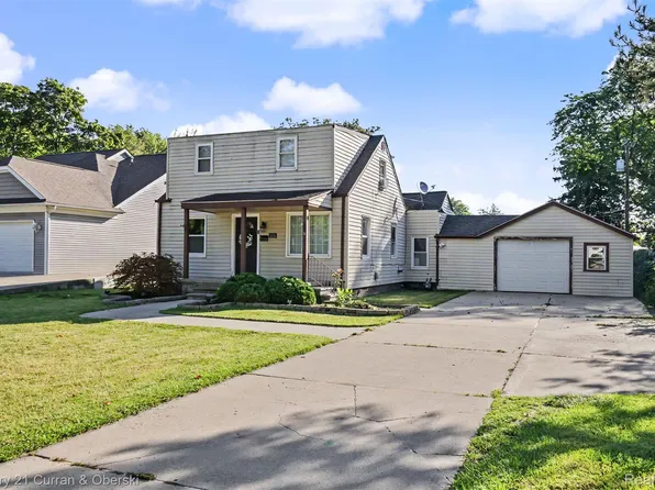 3131 Lafayette Dr, Trenton, MI 48183