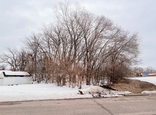 1070 Mackubin St, Saint Paul, MN 55117