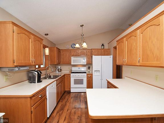 5th image of 145 Glenmar Ave