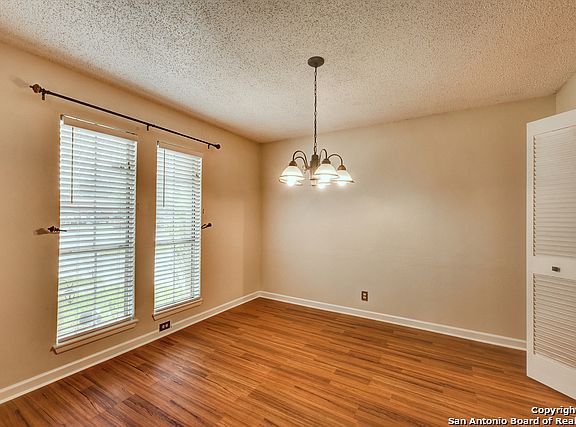 3rd image of 5303 La Pradero St