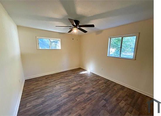 3rd image of 3074 Lakewood Dr