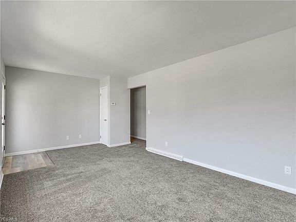 5th image of 4644 Garrett Dr