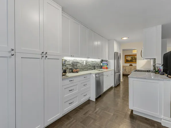 505 East 79th Street image 10 of 16