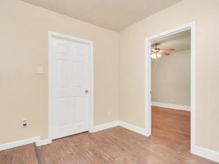 4803 Beechaven St — Photo 18