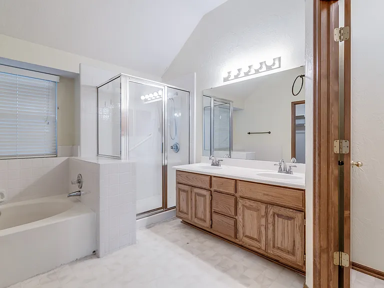 1908 Joseph Dr — Photo 20