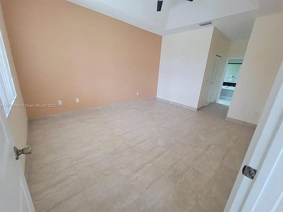 5th image of 10860 Fillmore Dr #10860