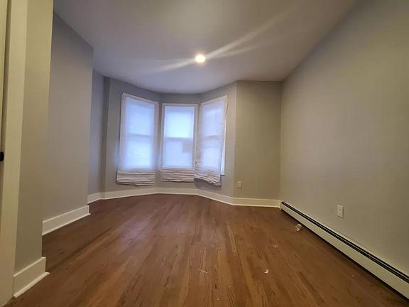 2nd image of 484 Mercer St #2RC
