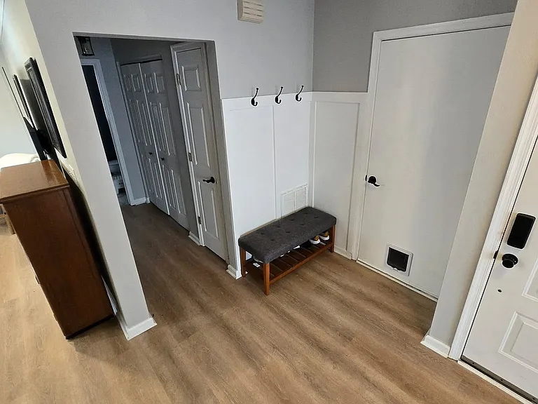 1480 Berkshire Dr — Photo 6