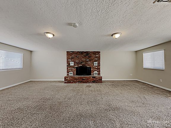 2nd image of 1568 Eucalyptus Dr