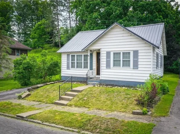 21 Summit Ave, Little Falls, NY 13365