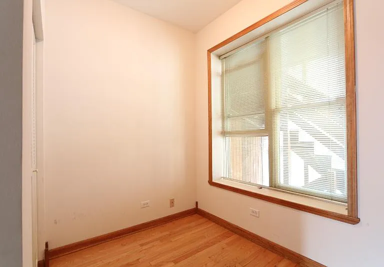 1257 W Flournoy St #2R — Photo 31