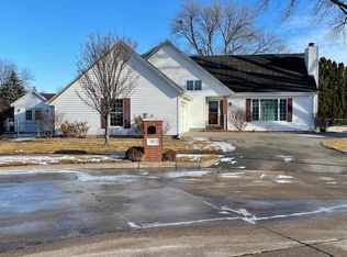 1912 Northbrook Pl, Columbus, NE 68601