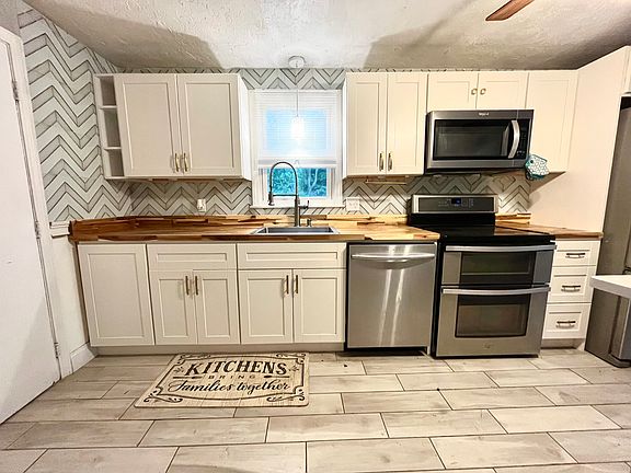 5th image of 196 Bedford St #2