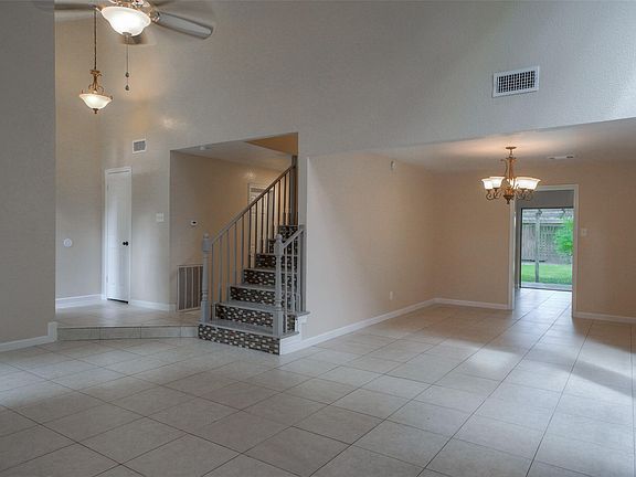 5th image of 10318 Crescent Moon Dr