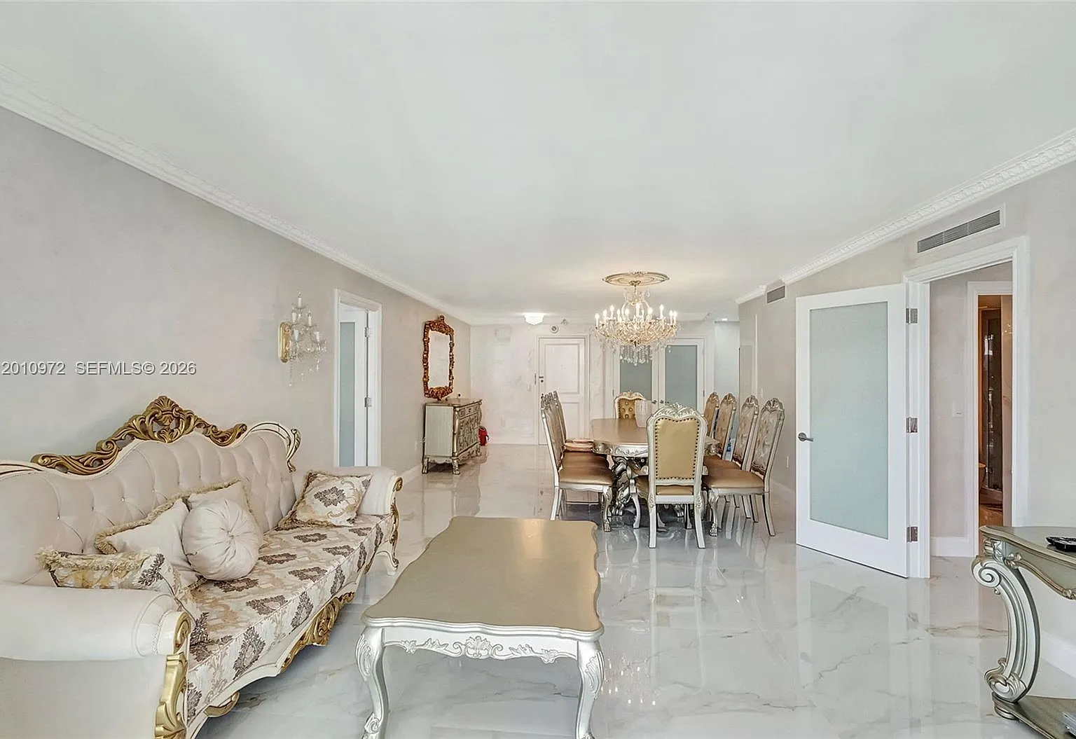 Balmoral Condo — Photo 4