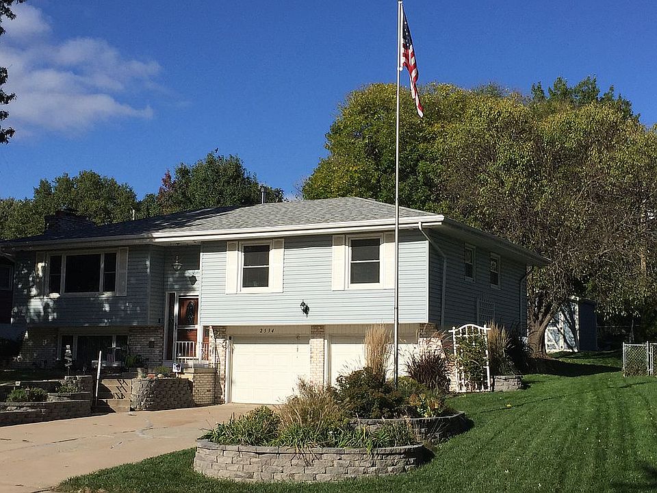 1st image of 2534 Cornelia St