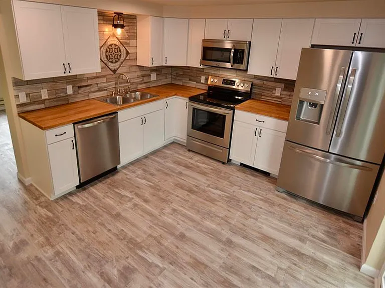 1278 Redwood Cir #3 — Photo 2