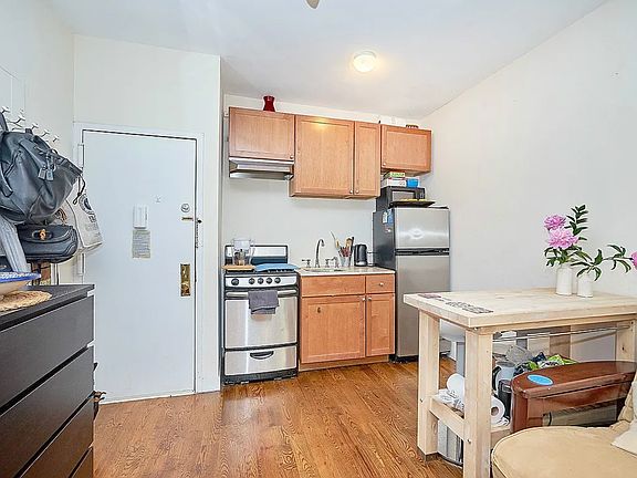 2nd image of 245 W 115th St APT 3