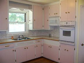 2nd image of 121 1st St