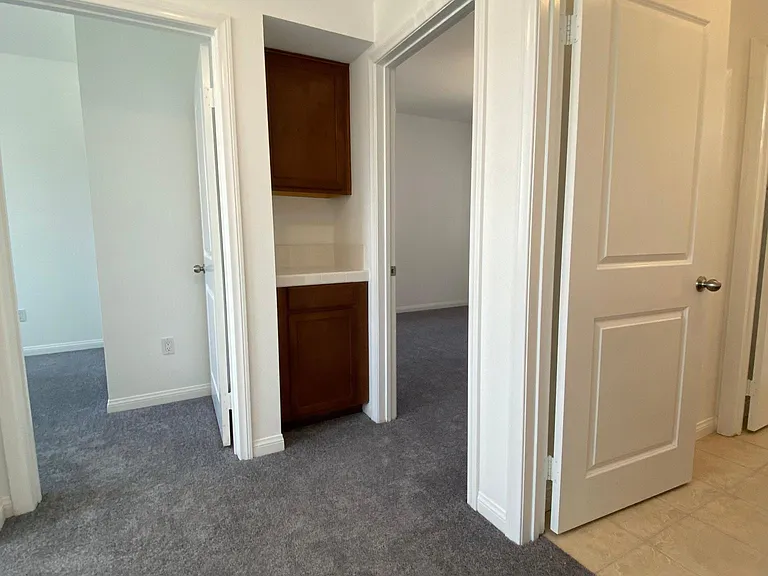 9731 Vesper Ave #9 — Photo 18
