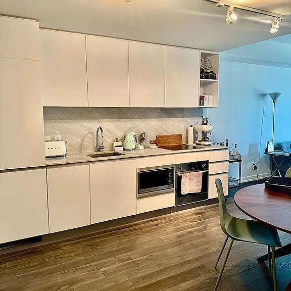 377 Madison Ave #510 — Photo 11