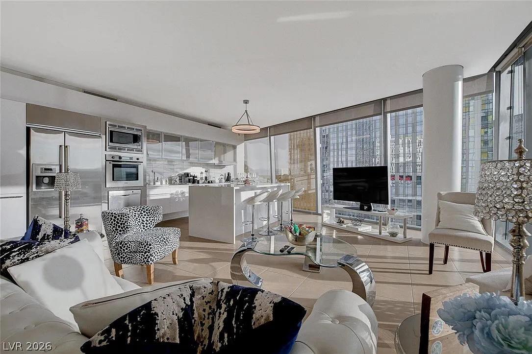 2 bed, 2.0 bath, 1475 sqft, $5,000 — Photo 1
