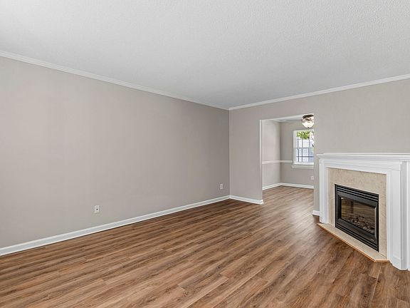 3rd image of 4731 Tower Rd