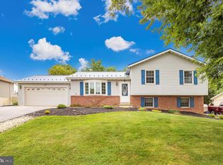 42 Narrow Rd, Hanover, PA 17331