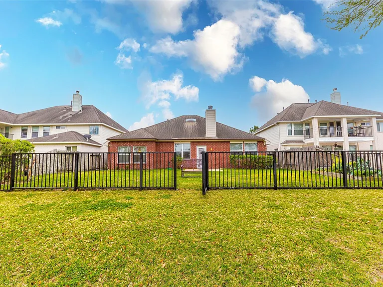 2201 Signal Hill Dr — Photo 45
