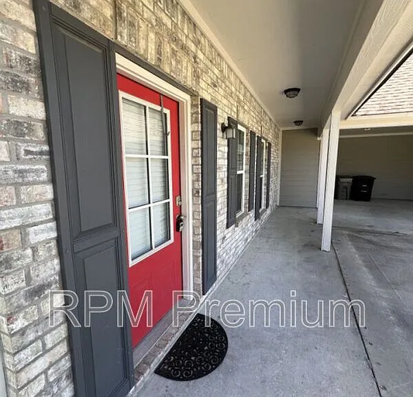 8614 Forestwood Ave — Photo 3
