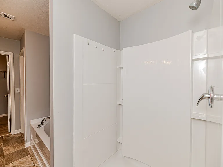 2441 Westgate Dr — Photo 17