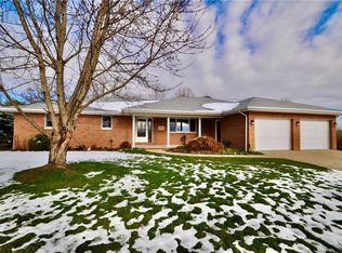 1047 Countryside Dr NW, Carrollton, OH 44615