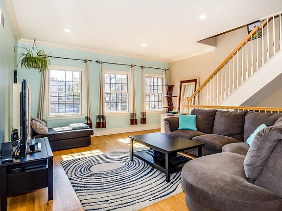 3rd image of 364 4th St #1